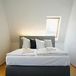 Marktplatz Apartments- 7 Personen- 2 Kuechen- 2 Baeder- Waschmaschine- Parkplatz * Wolfsburg