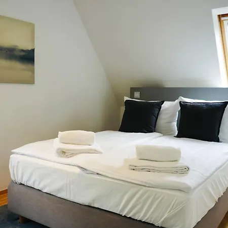 Marktplatz Apartments- 7 Personen- 2 Kuechen- 2 Baeder- Waschmaschine- Parkplatz Wolfsburg