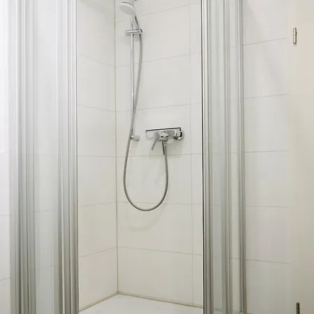 Marktplatz Apartments- 7 Personen- 2 Kuechen- 2 Baeder- Waschmaschine- Parkplatz *